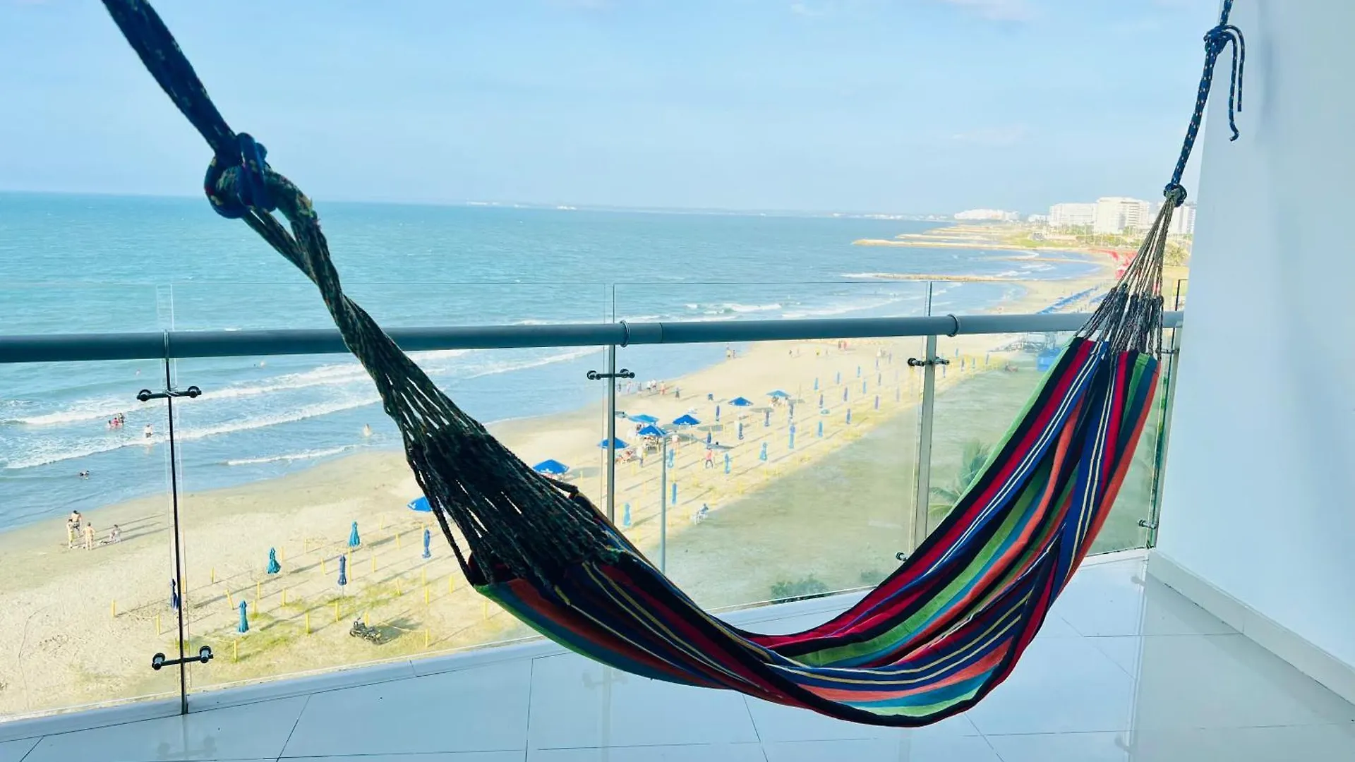 Cartagena Amazing Beachfront! 5M Wall City, Infinitypool,Gym 아파트 0*,  콜롬비아