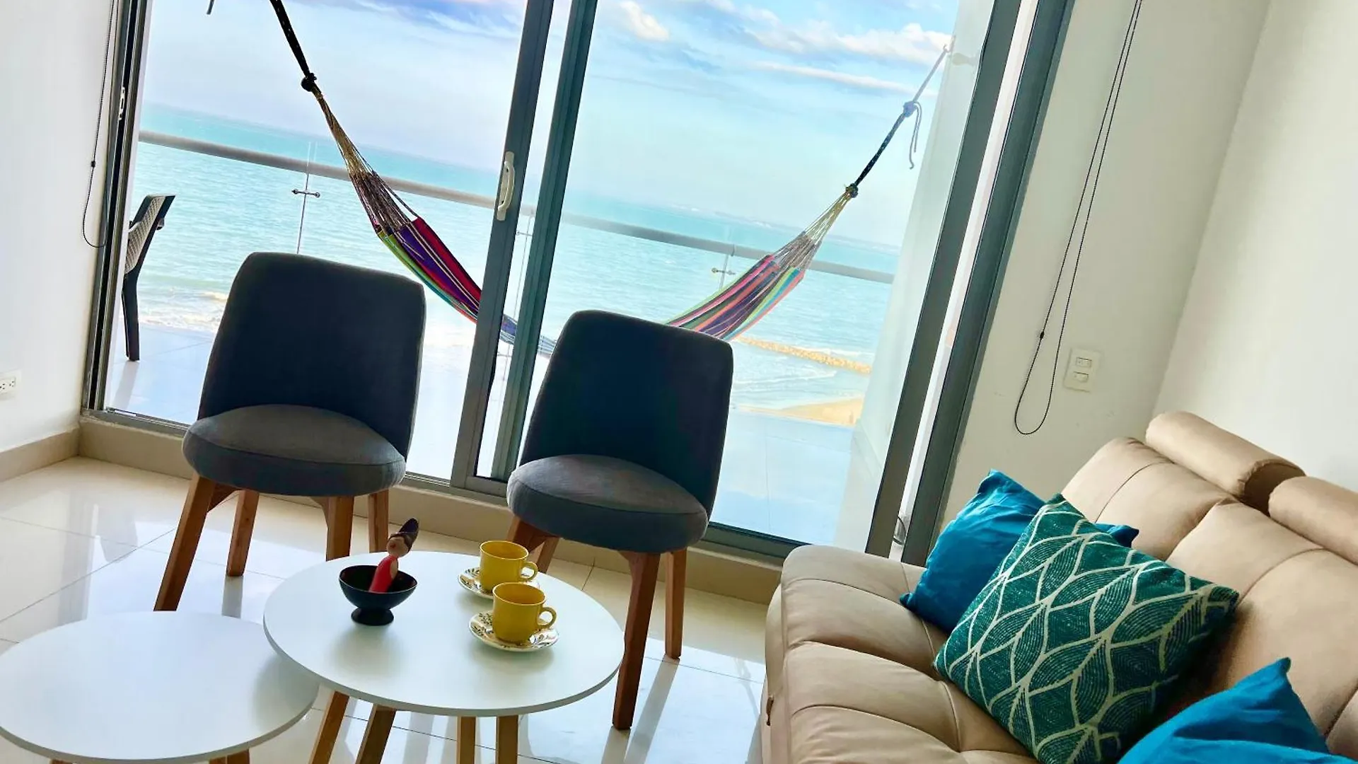 Cartagena Amazing Beachfront! 5M Wall City, Infinitypool,Gym 아파트