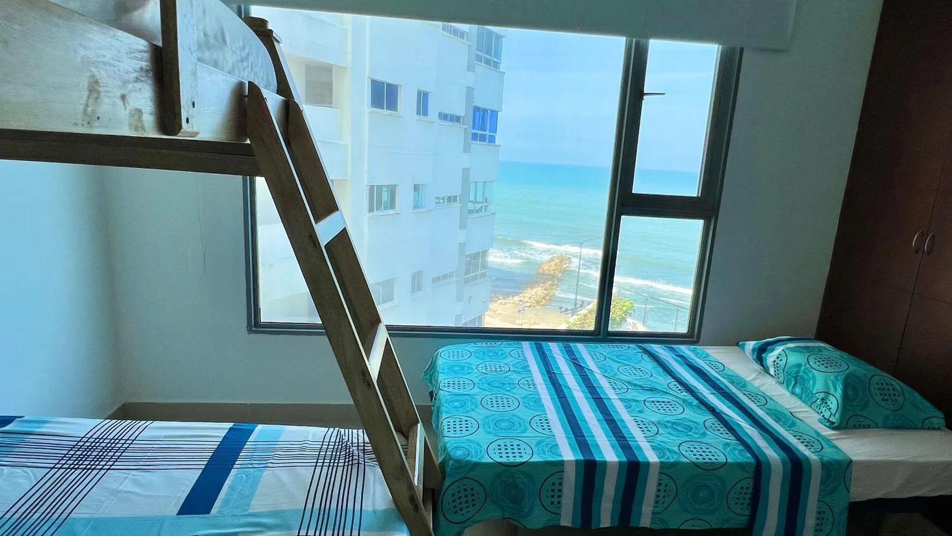 Cartagena Amazing Beachfront! 5M Wall City, Infinitypool,Gym 아파트 0*,