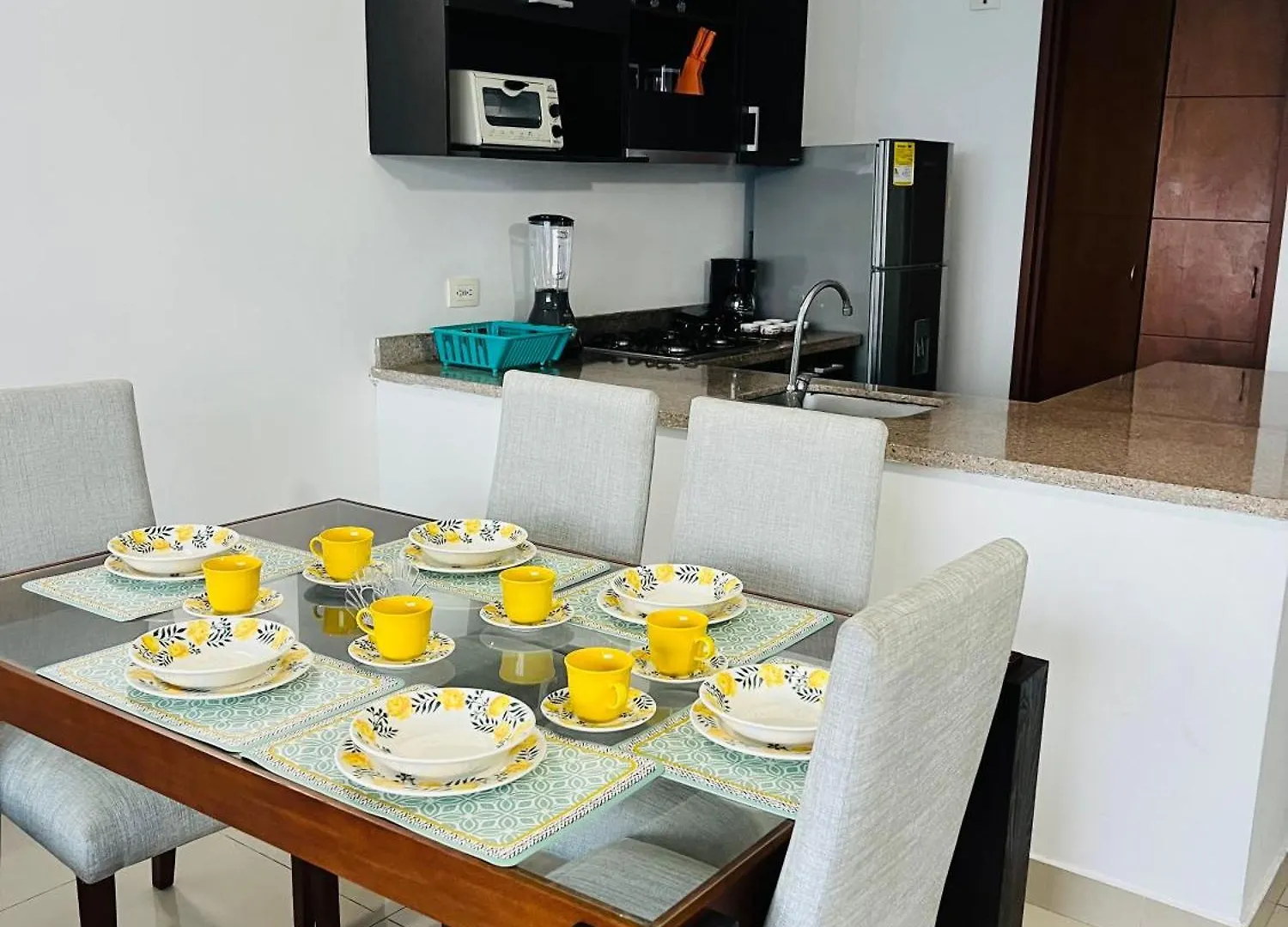 Cartagena Amazing Beachfront! 5M Wall City, Infinitypool,Gym 아파트