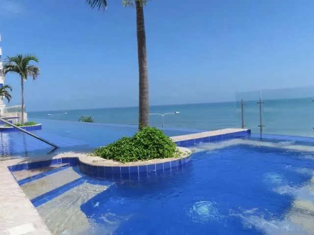 Cartagena Amazing Beachfront! 5M Wall City, Infinitypool,Gym 아파트