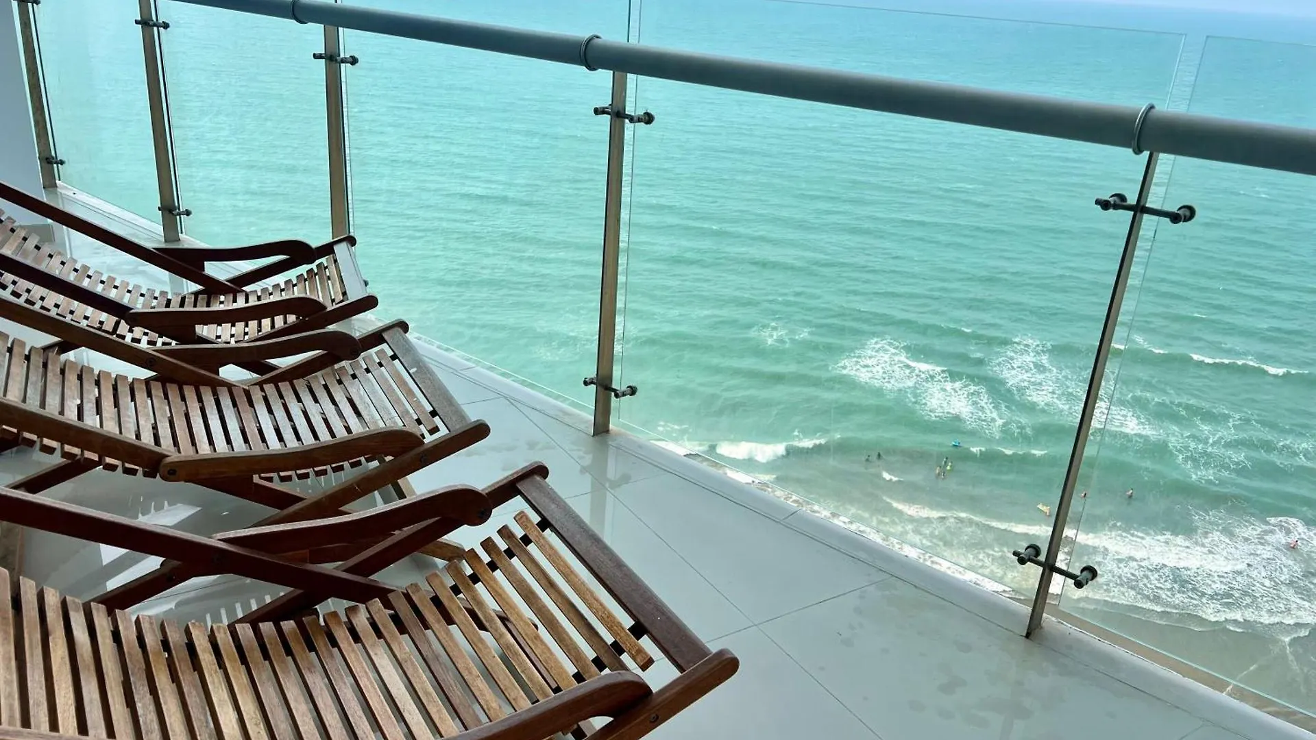 Cartagena Amazing Beachfront! 5M Wall City, Infinitypool,Gym 아파트 콜롬비아