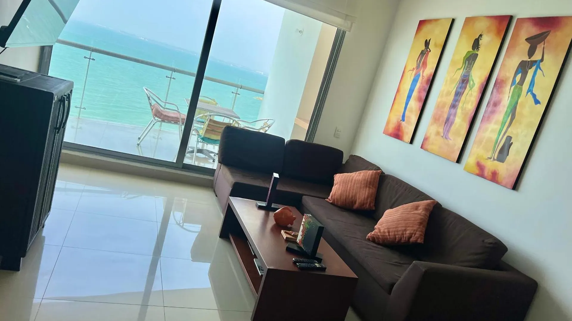 Cartagena Amazing Beachfront! 5M Wall City, Infinitypool,Gym 아파트