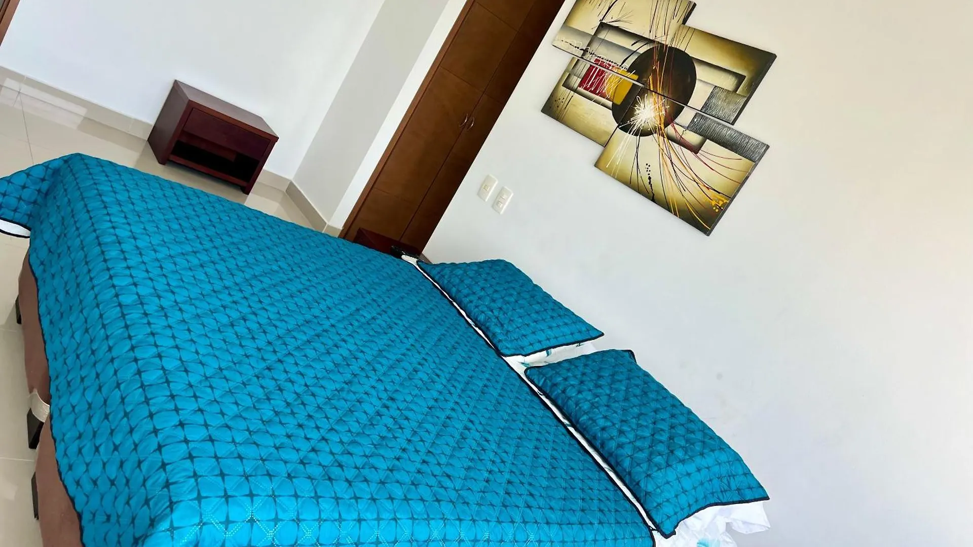 Amazing Beachfront! 5M Wall City, Infinitypool,Gym Apartment Cartagena