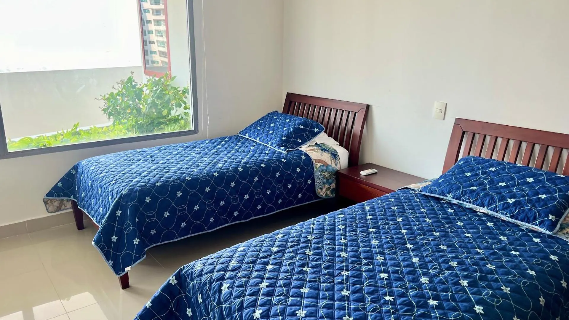 Amazing Beachfront! 5M Wall City, Infinitypool,Gym Apartment Cartagena Colombia